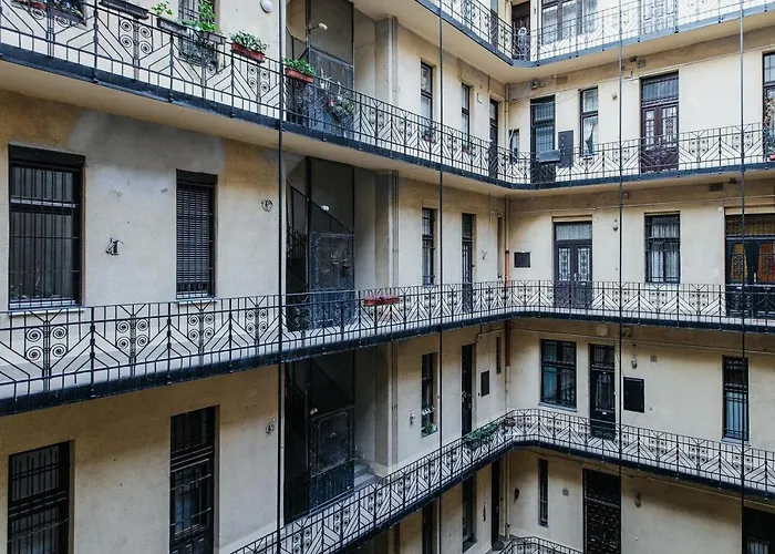 Parliament Square Apartment